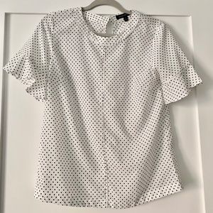 BANANA republic white and black polkadots short sleeve blouse/ Size S